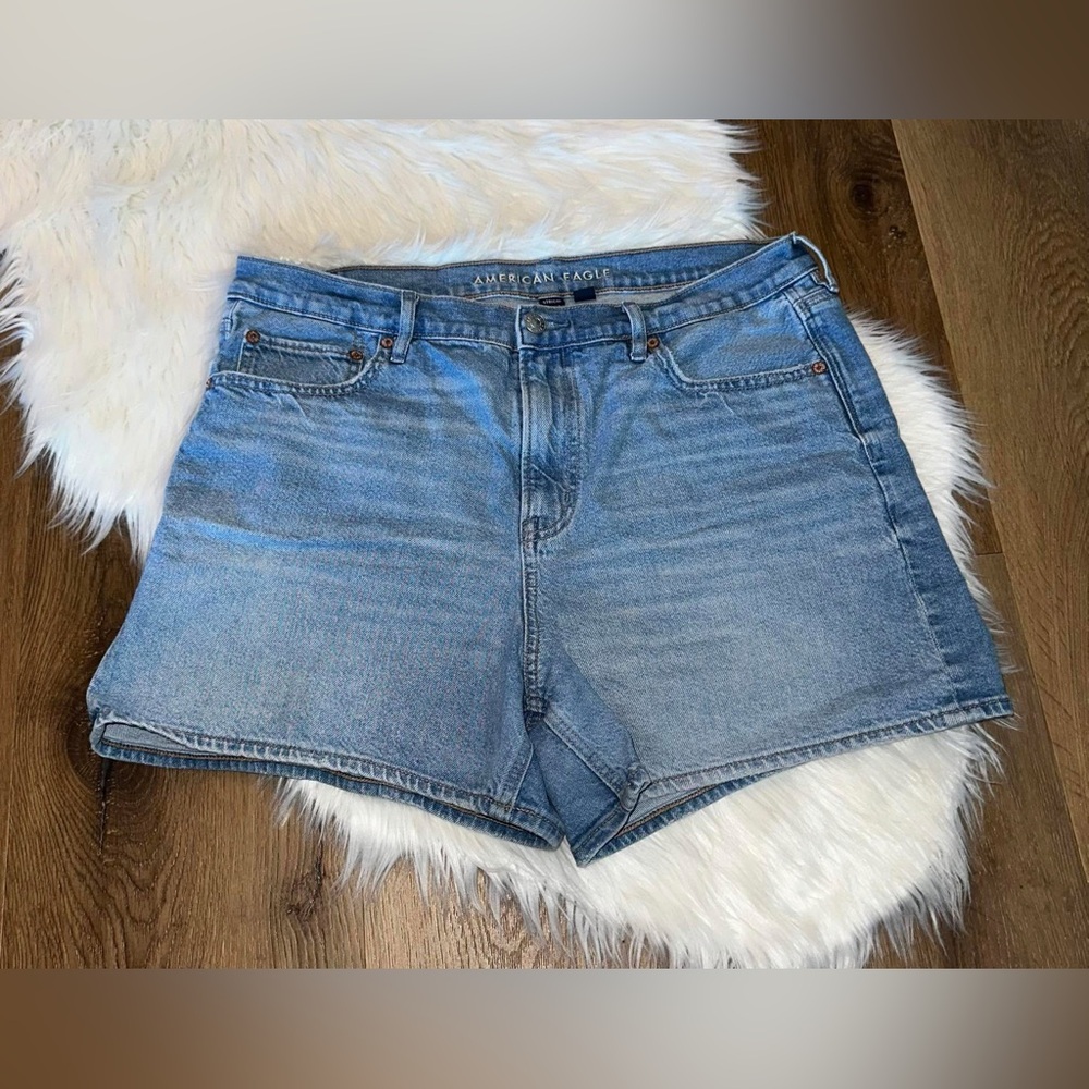 American Eagle relaxed denim short size 14